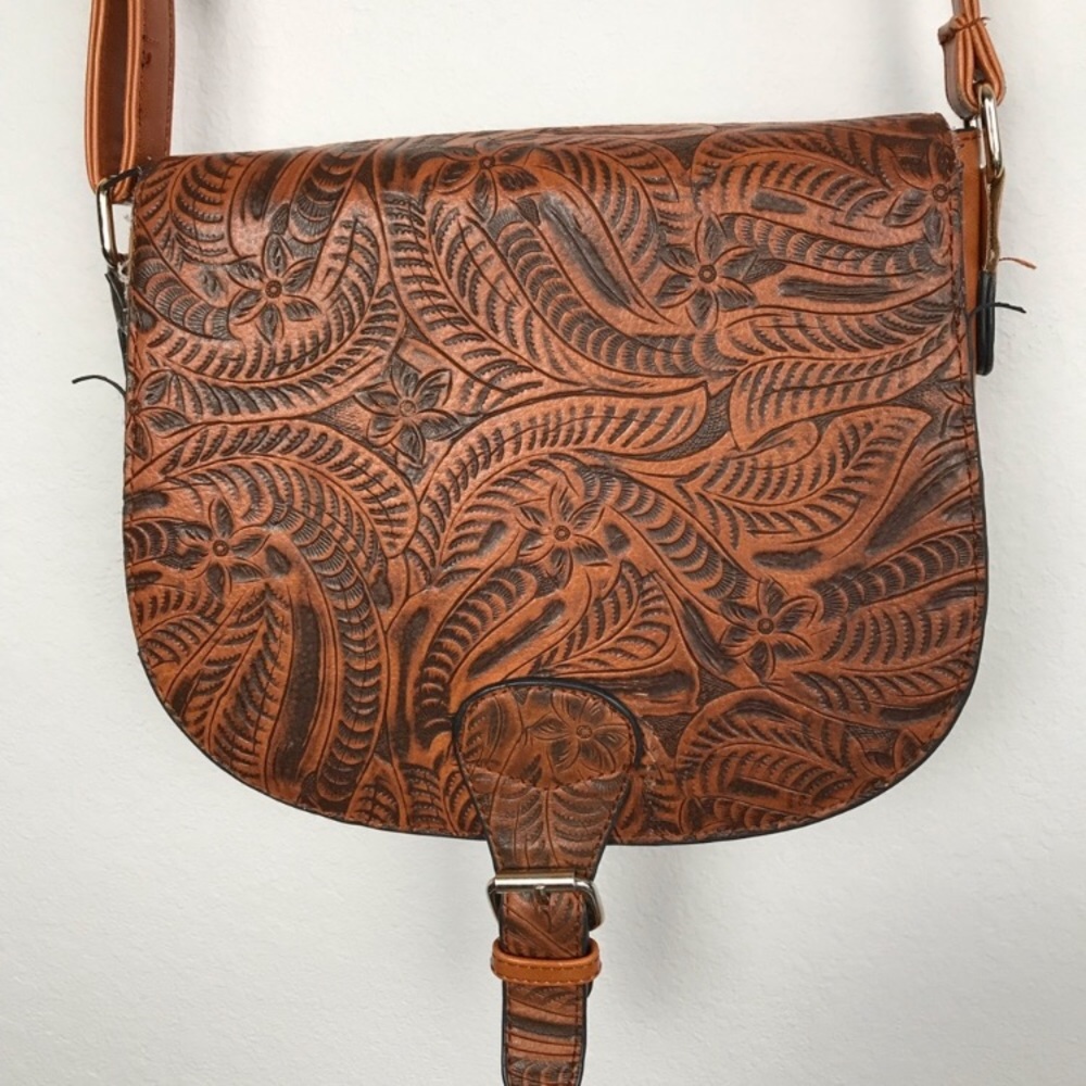 Nu G | Tooled Vegan Leather Crossbody Purse